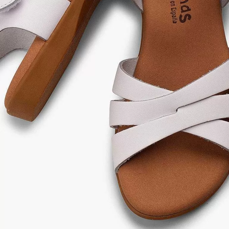 Cheap Girls' Leather Sandals With Crossed Straps And Loop Fasteners Closure Girls Sandals